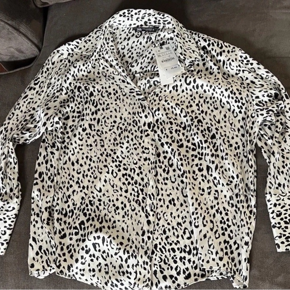 Zara Women’s Black and White Animal Print Shirt Size XXL